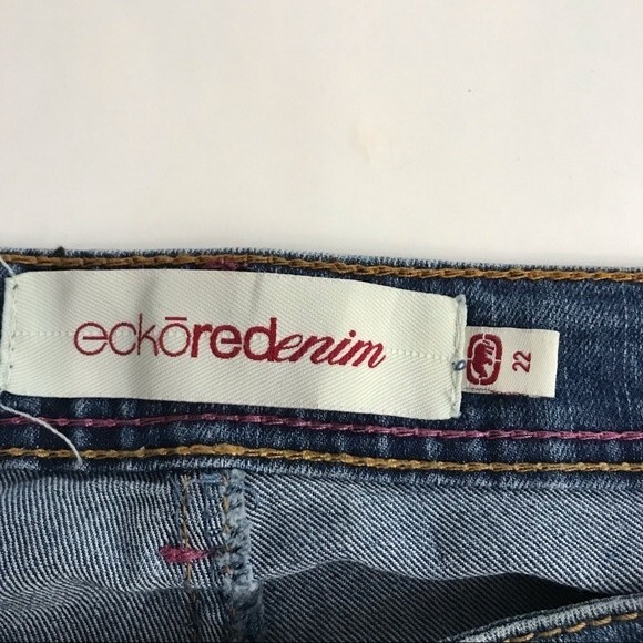 Ecko Red Denim Distressed Studded Back Pocket Straight Leg Jeans Women's Size 22 - Picture 13 of 16